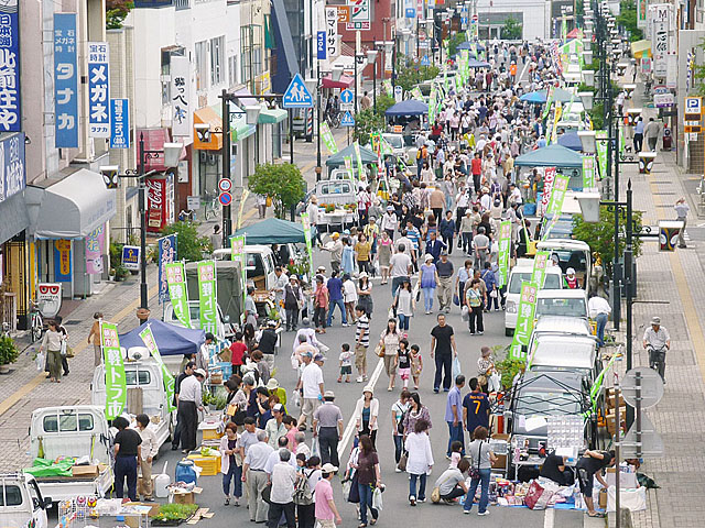 篠ノ井駅前通りの様子